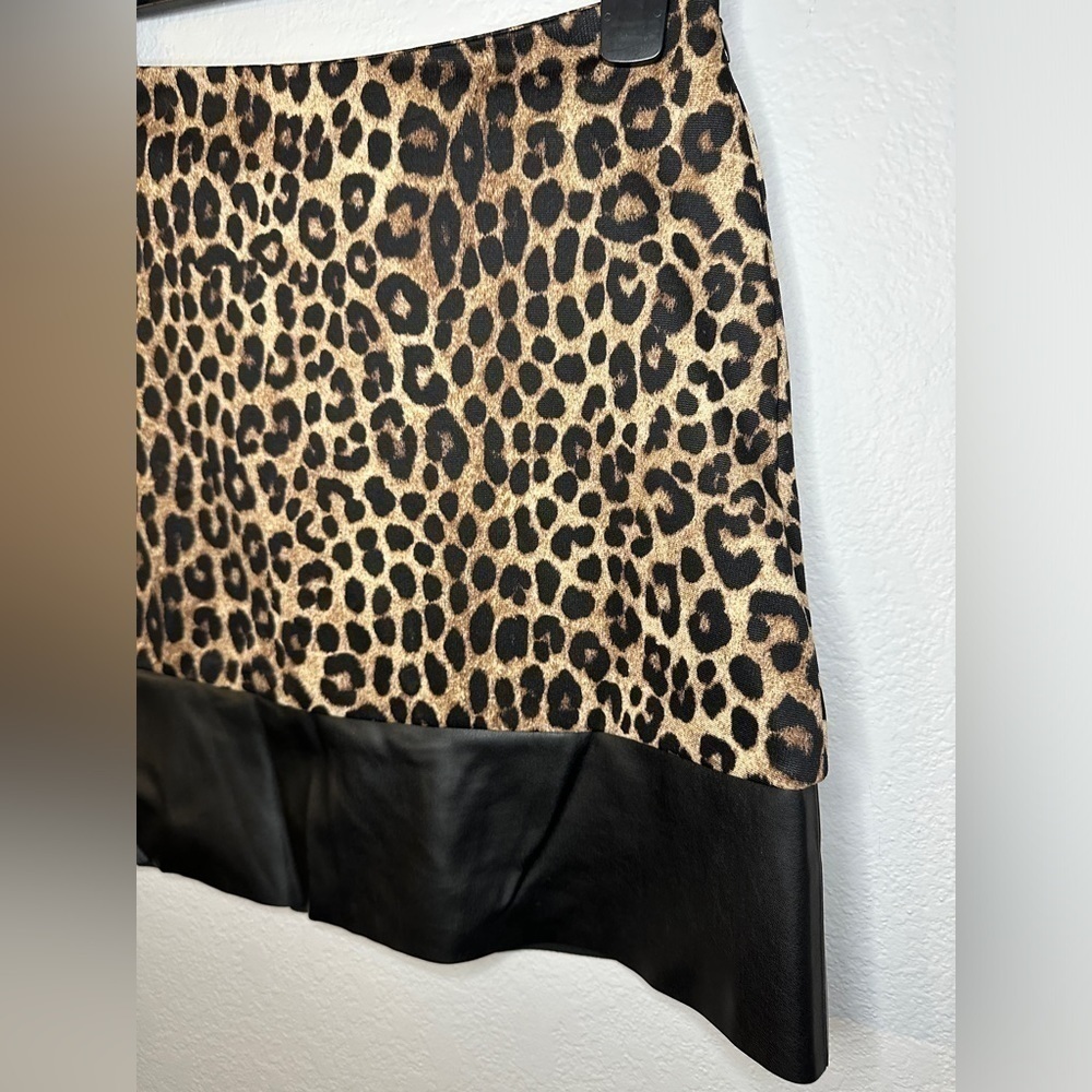 NWT Michael Kors Cheetah Print & Faux Leather A-line Skirt Size P (size 2) - Picture 3 of 9
